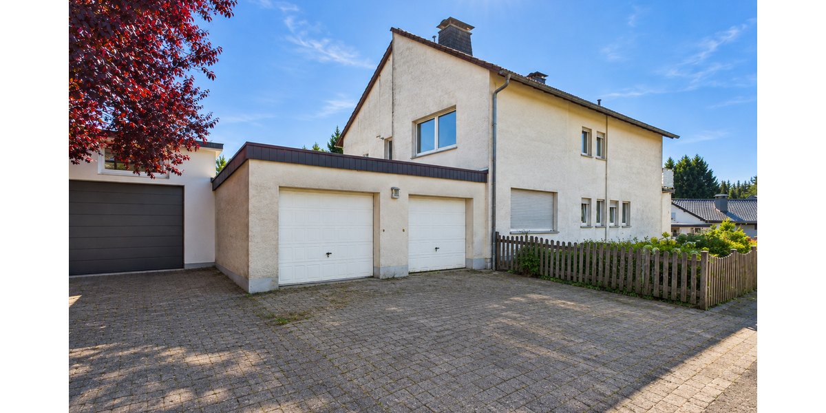Einfamilienhaus Hückeswagen - 8 Zimmer, 215 m&sup2;, 360.000&euro; | Angebot:27348732