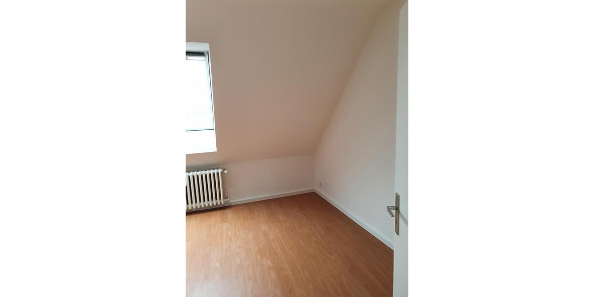 Dachgeschoßwohnung Essen Stadtbezirk III - 2 Zimmer, 50 m&sup2;, 470&euro; | Angebot:26483901