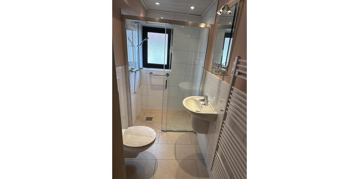 Doppelhaushälfte Düsseldorf Stadtbezirk 6 - 5 Zimmer, 150 m&sup2;, 2.350&euro; | Angebot:26051077