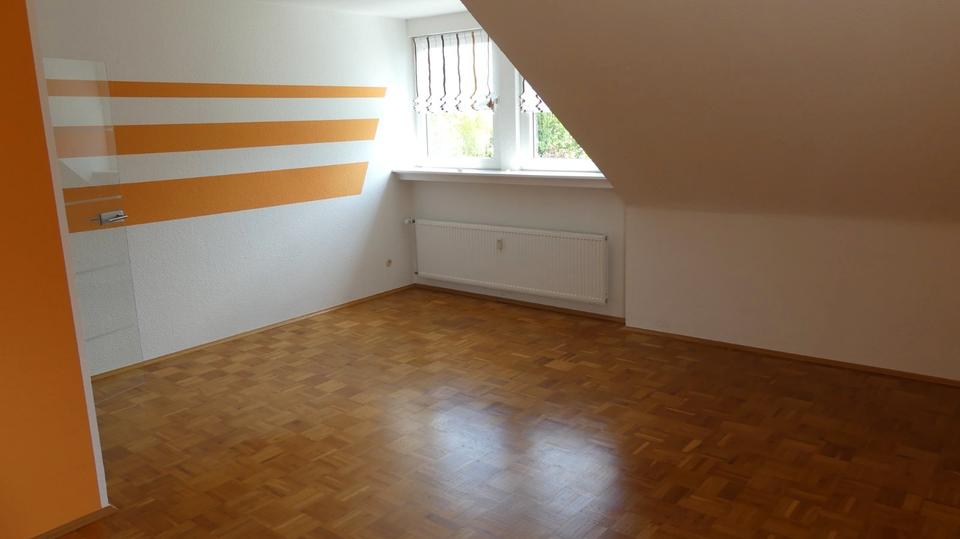 Dachgeschoßwohnung Langenfeld (Rheinland) - 3 Zimmer, 75 m&sup2;, 720&euro; | Angebot:26573037