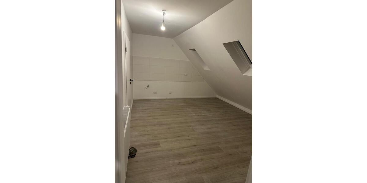 Dachgeschoßwohnung Hagen Hagen-Mitte - 3 Zimmer, 75 m&sup2;, 540&euro; | Angebot:24896185