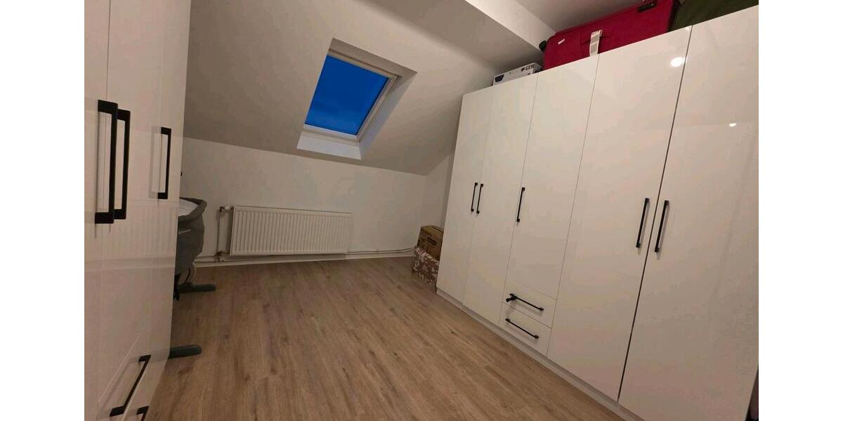 Dachgeschoßwohnung Wuppertal Gemarkung Langerfeld - 5 Zimmer, 120 m&sup2;, 230.000&euro; | Angebot:22881440