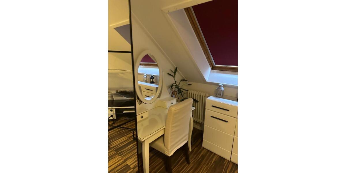 Dachgeschoßwohnung Düsseldorf Stadtbezirk 6 - 3 Zimmer, 55 m&sup2;, 1.300&euro; | Angebot:25906216