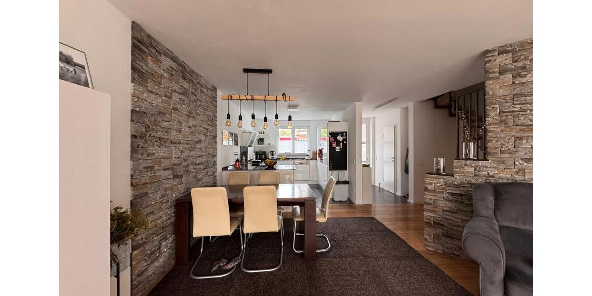 Reihenhaus Solingen Central - 4 Zimmer, 150 m&sup2;, 525.000&euro; | Angebot:26431629