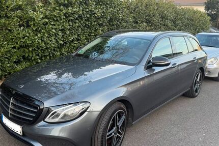 Mercedes-Benz E 200 136.000 km 18.999 &euro; Ratingen 40883