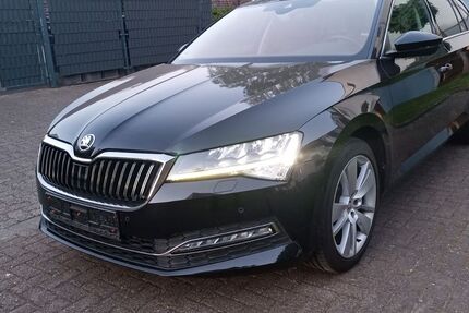 Skoda Superb 73.000 km 20.850 &euro; Düsseldorf 40589