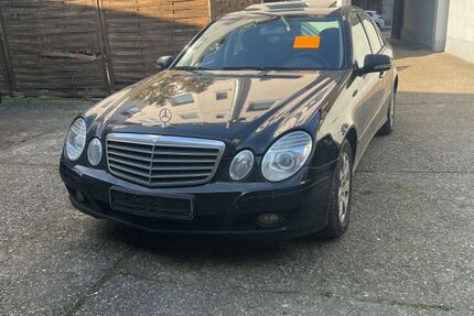 Mercedes-Benz E 280 193.405 km 4.000 &euro; Gelsenkirchen 45879