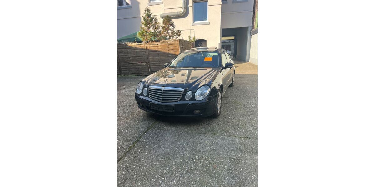 Mercedes-Benz E 280 193.405 km 4.000 &euro; Gelsenkirchen 45879