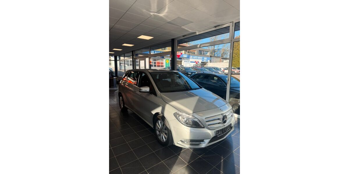 Mercedes-Benz B 180 104.844 km 11.850 &euro; Wülfrath 42489
