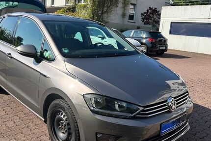 VW Golf Sportsvan 82.000 km 9.900 &euro; Velbert 42553