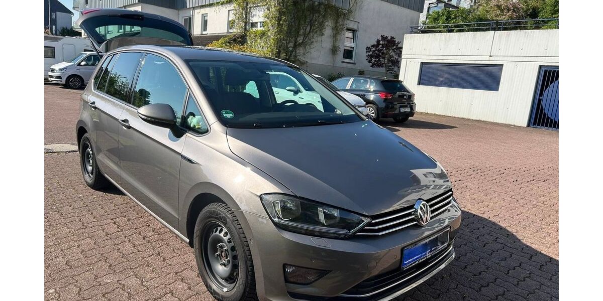 VW Golf Sportsvan 82.000 km 9.900 &euro; Velbert 42553