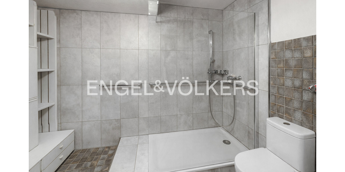 Doppelhaushälfte Hilden - 8 Zimmer, 292 m&sup2;, 695.000&euro; | Angebot:25730522