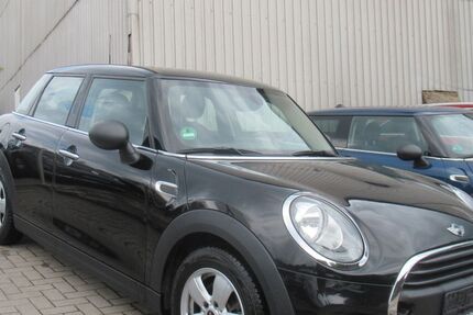 Mini One First 93.217 km 9.890 &euro; Herne 44653