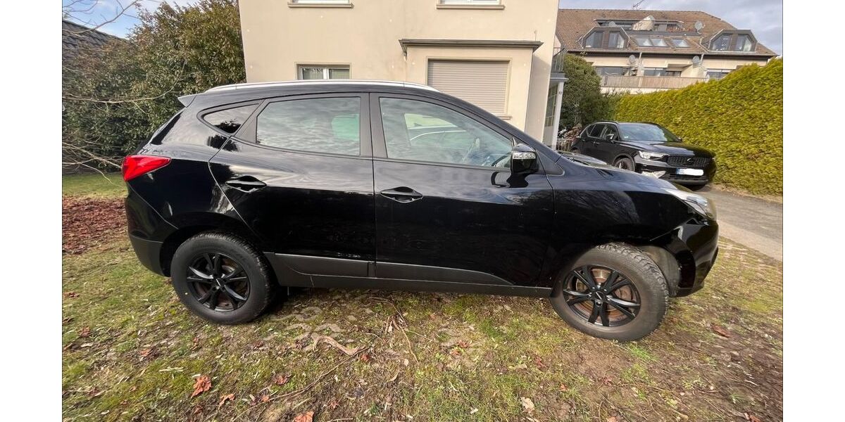 Hyundai ix35 111.940 km 9.999 &euro; Burscheid 51399