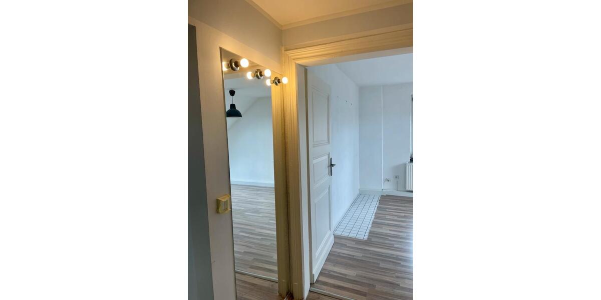 Dachgeschoßwohnung Mülheim an der Ruhr Menden-Holthausen - 2.5 Zimmer, 60 m&sup2;, 510&euro; | Angebot:25999447