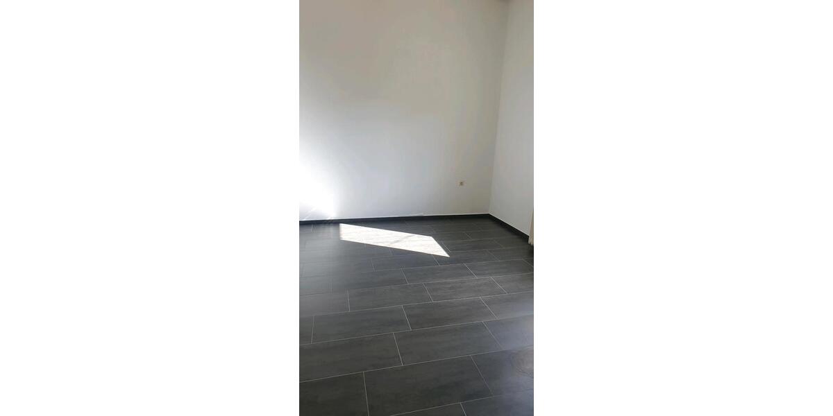 Erdgeschoßwohnung Solingen Höhscheid - 4 Zimmer, 85 m&sup2;, 950&euro; | Angebot:26042232