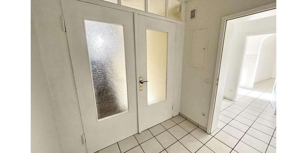 Etagenwohnung Gelsenkirchen Ückendorf - 3 Zimmer, 80 m&sup2;, 600&euro; | Angebot:26154890
