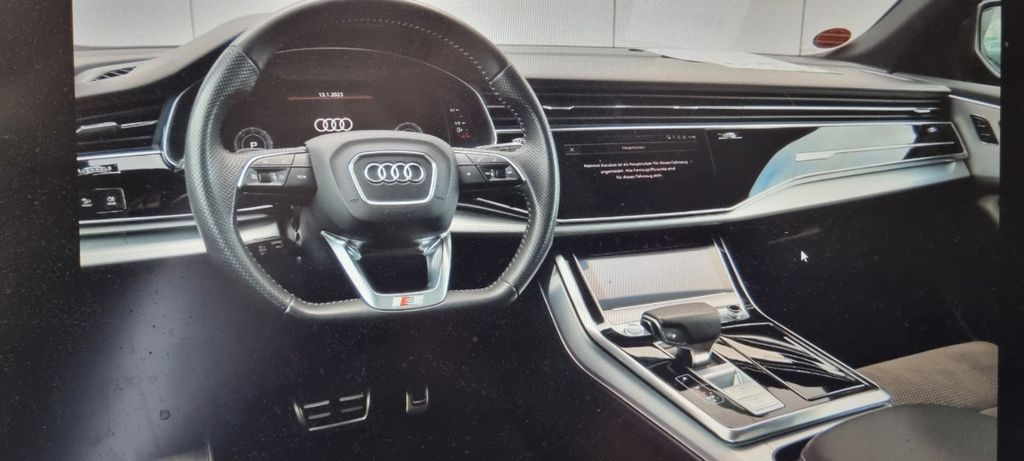 Audi Q8 204.200 km 39.990 &euro; Düsseldorf 40221