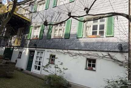 Haus Wuppertal Elberfeld - 9 Zimmer, 200 m&sup2;, 1.500&euro; | Angebot:25749626