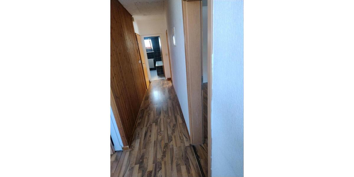 Dachgeschoßwohnung Bochum Höntrop - 3.5 Zimmer, 90 m&sup2;, 700&euro; | Angebot:25938709
