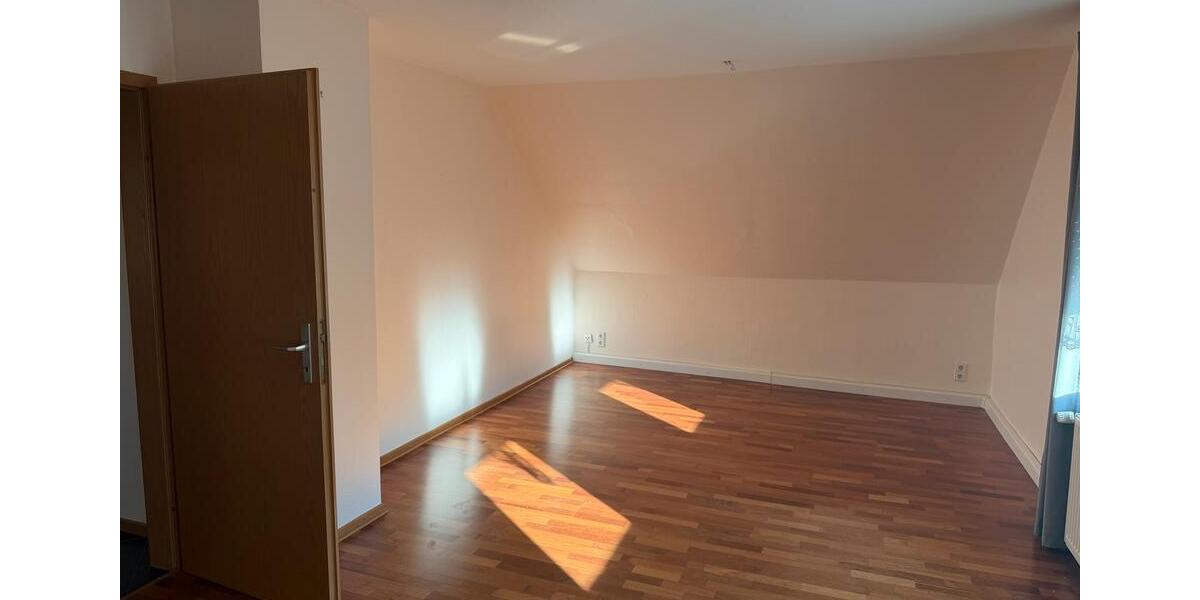 Dachgeschoßwohnung Remscheid Reinshagen - 1 Zimmer, 68 m&sup2;, 590&euro; | Angebot:26491225