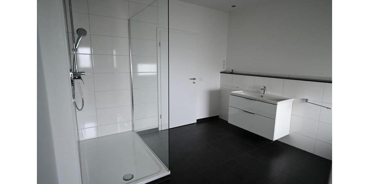 Etagenwohnung Solingen Central - 2 Zimmer, 75 m&sup2;, 755&euro; | Angebot:26482616