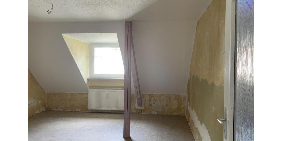 Dachgeschoßwohnung Gelsenkirchen Gelsenkirchen-Mitte - 5 Zimmer, 100 m&sup2;, 829&euro; | Angebot:25853502