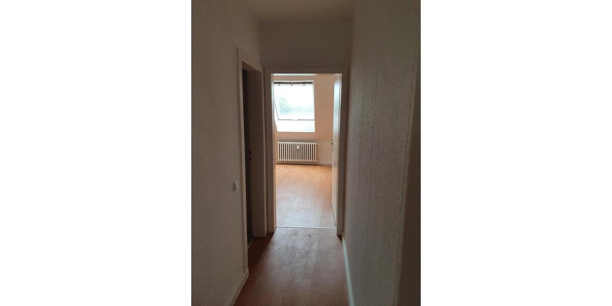 Dachgeschoßwohnung Essen Stadtbezirk III - 2 Zimmer, 50 m&sup2;, 470&euro; | Angebot:26483901